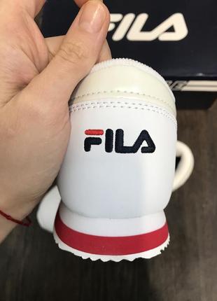 Белые кроссовки fila оригинал5 фото