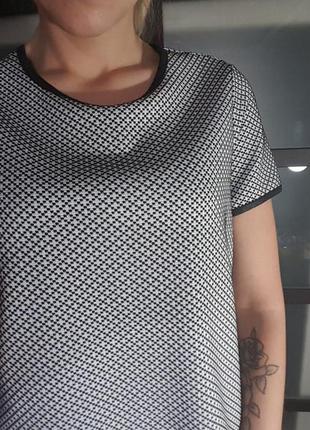 Плотная шикарная футболка