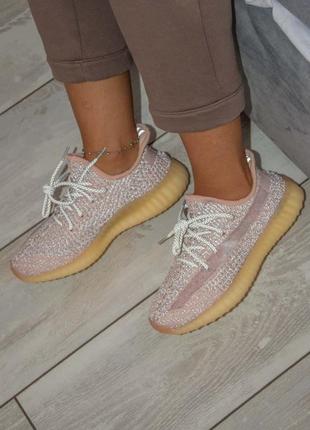 Женские крутые рефлективные кроссовки adidas yeezy boost 350 v2 🆕адидас изи буст🆕4 фото