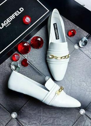 Karl lagerfeld оригинал белые кожаные туфли лоферы с золотой цепочкой-декором8 фото
