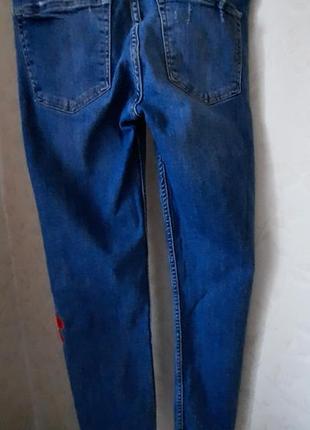 Вузькі джинси скіні по фігурі з квітковою вишивкою від zara5 фото
