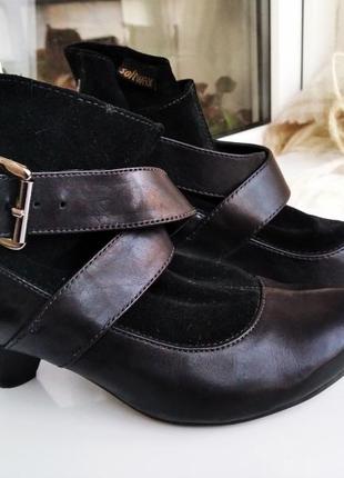 Ботильоны clarks из кожи и замши коллекция ankle boot softwear