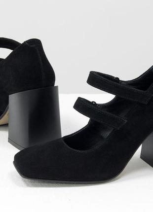 Замшевые черные эксклюзивные  туфли квадратном на каблуке2 фото