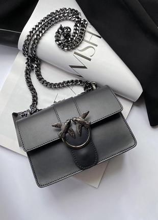 Шкіряна жіноча чорна міні сумка кросбоді в стилі pinko, італія