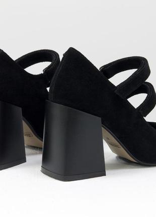 Замшевые черные эксклюзивные  туфли квадратном на каблуке7 фото
