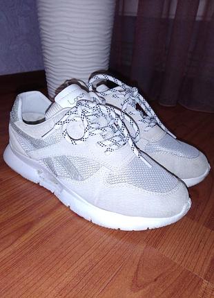 Кросівки