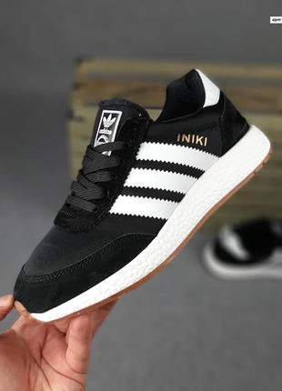 Стильные женские кроссовки adidas iniki чёрные с белым