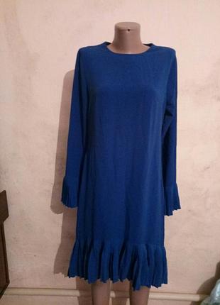 Синє плаття з плесуванням