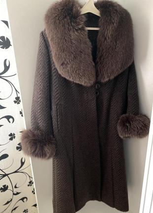 Зимнее пальто натуральная  шерсть, натуральн.мех