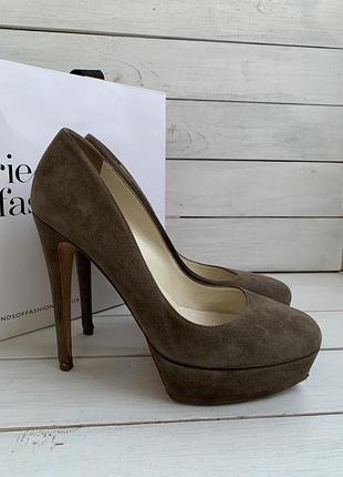 Босоніжки від італійської фірми rupert sanderson бежевого кольору