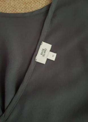 Оригінальна блуза з v-подібним вирізом на спині5 фото
