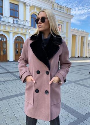 Двубортное пальто