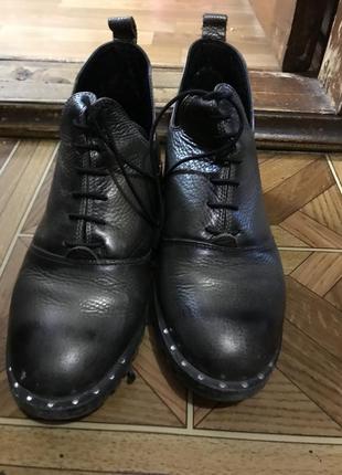 Кожаные ботинки на шнуровке1 фото