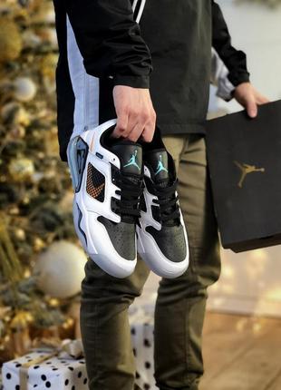 Кросівки Rbn Custom Air jordan Metallic 5 Fresh Prince
кроссовки8 фото