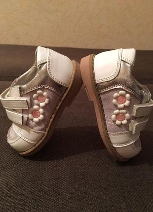 Туфлі,кросівки натуральна шкіра шалунішка для дівчинки 20 р(устілка 12,5)