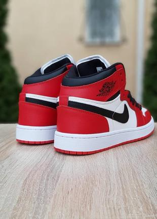 Чоловічі кроосовки nike air jordan 1 retro білі з червоним2 фото