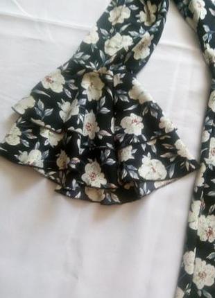 Милое платье с красивым декольте3 фото