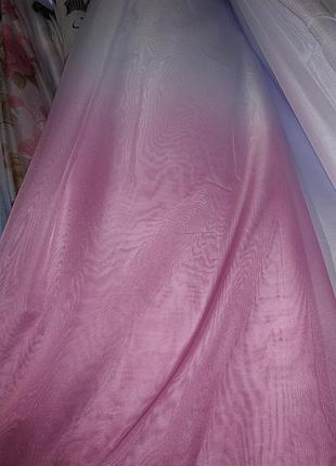 Розтяжка кольору фуксії переходить у білий колір шифон матовий