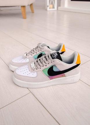 Женские кроссовки nike air force 1 light bone/black-sail-hyper crimson