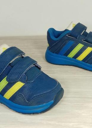 Кроссовки adidas 19р