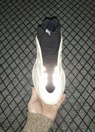 Adidas yeezy 700 v32 фото