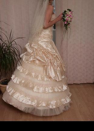 Шикарне весільне плаття.2 фото