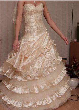 Шикарне весільне плаття.3 фото