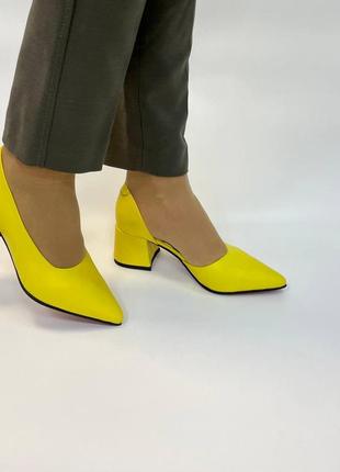 Стильные кожаные замшевые яркие туфельки устойчивый каблук  35-412 фото