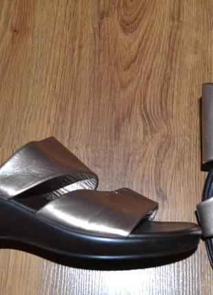 Босоніжки sige