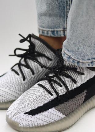 Кроссовки adidas yeezy boost 350 black white кросівки4 фото