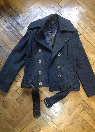 Сіре пальто