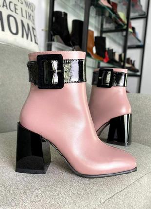 Кожаные ботильоны на каблуке