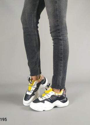 Жіночі стильні легкі різнокольорові кросівки з білою підошвою🆕на високій підошві🆕