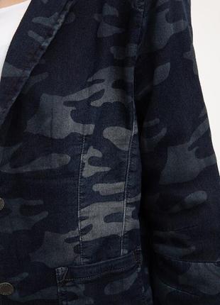 Піджак-кардиган з мілітарі принтом трикотажний синьо-сірий4 фото