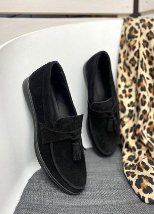 Лоферы женские замшевые с кисточкой