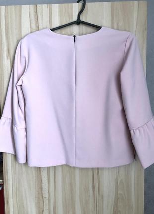 Пудрово-персикова блуза із камінчиками на вирізі2 фото