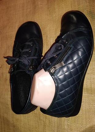 40р-26.5 на широкую туфли helvesko swiss made