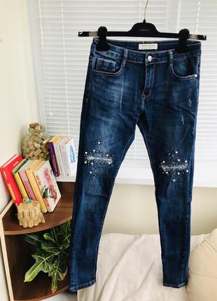 Актуальные крутые джинсы скинни с паетками1 фото