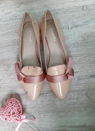 Балетки шкіряні балетки лаковые minelli