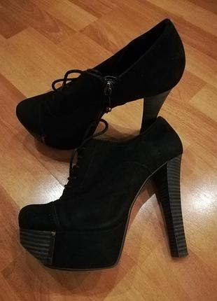 Красивые замшевые туфли ботильоны grado