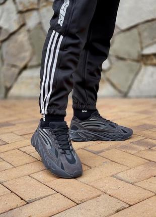 Кросівки adidas yeezy 700 v2 vanta   кроссовки3 фото