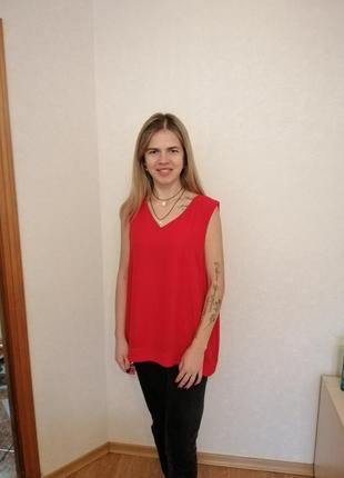 Червона блуза