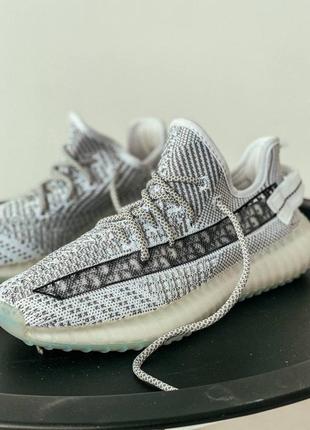 Женские кроссовки adidas yeezy колаб с dior,шнурки рефлектив.кроссовки адидас женские.9 фото