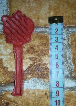 Гребінець для монстер хай