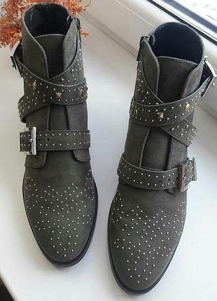 Чоботи 39р. river island