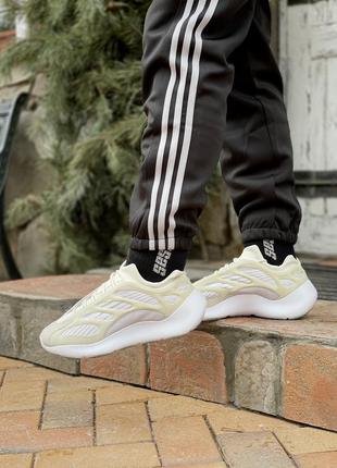 Кроссовки adidas yeezy boost 700 v3 white 37-38-39-40-41-42-43-44-455 фото