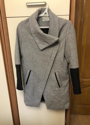 Пальто bershka