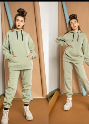 Костюм на дівчинку