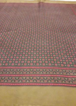 Красивий хустку, класика.