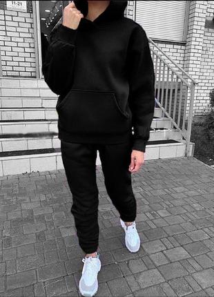 Жіночий костюм